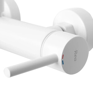 Смеситель для ванны Rea Lungo white B8030