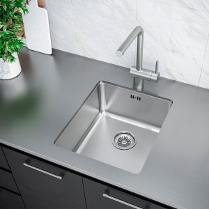 Смеситель для кухни Paulmark Spring нержавеющая сталь Sp212067-SS(BS)