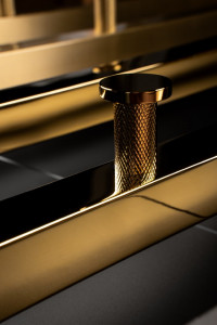 Полотенцесушитель электрический 1200 квадратный Boheme GOLD 728-G