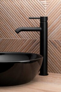 Смеситель для раковины высокий Armatura Moza Black черный (5032-612-81)