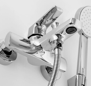 Смеситель для ванны Rea Rusel Chrome B2032