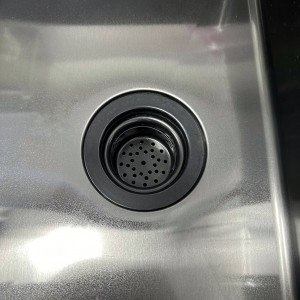 Кухонная мойка Roxen Simple 55 PVD (графит) с коландером и дозатором 55x48 см