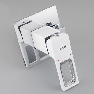 Смеситель с гигиеническим душем Gappo G7217-8 белый-хром