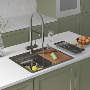 Кухонная мойка Roxen Stage 60-S (текстурное покрытие) 60х48 см с держателем для ножей, двумя коландерами, разделочной доской и дозатором